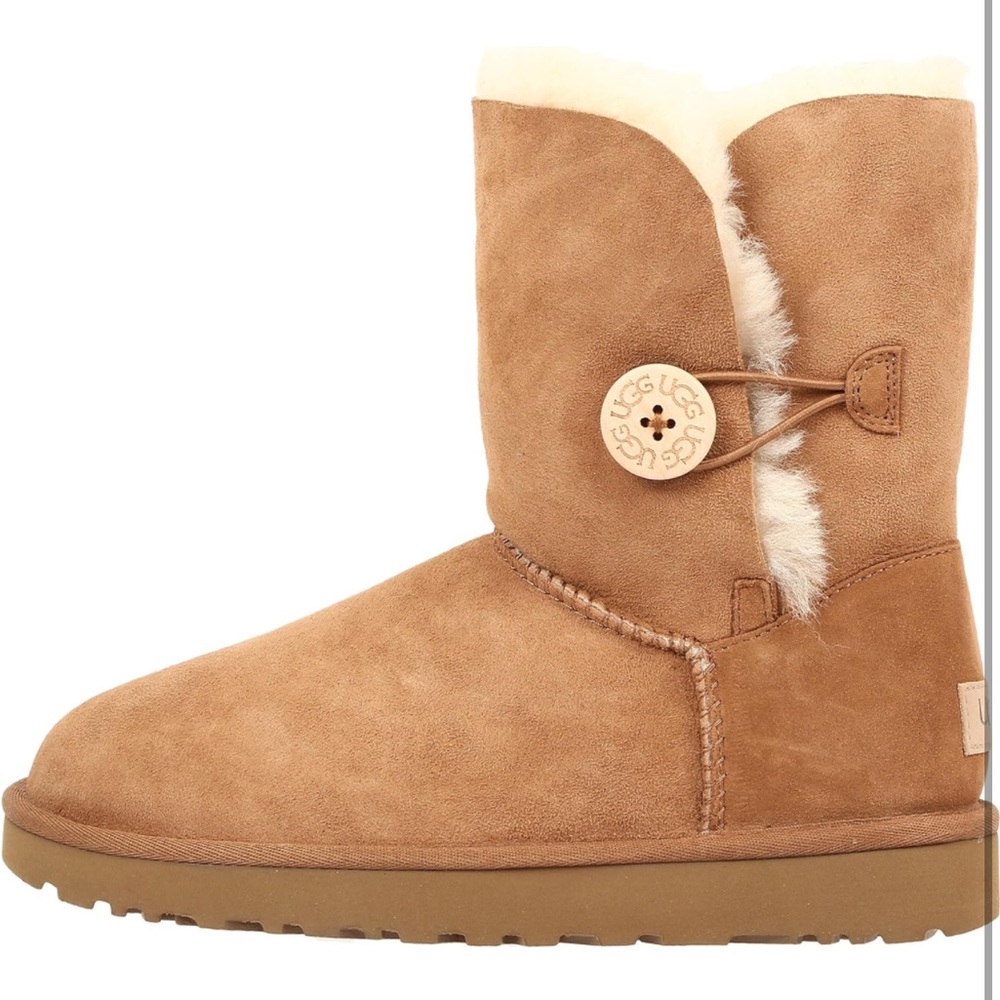 Ugg Bailey Button Ii Size 6 Euc - image 2